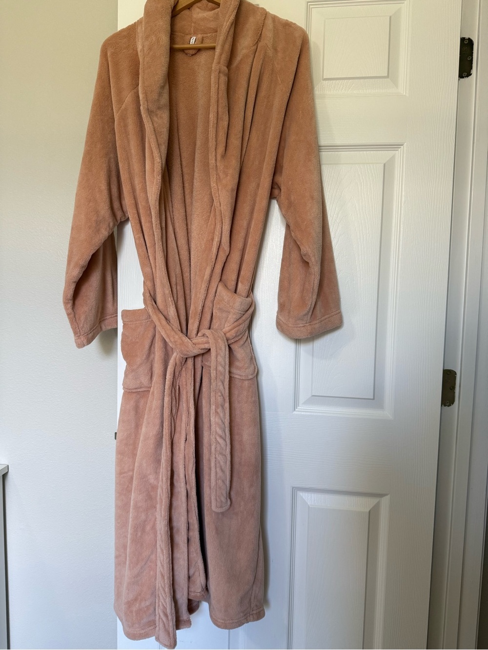 Pottery Barn Plush Hooded Bath Robe - Dusty Pink
